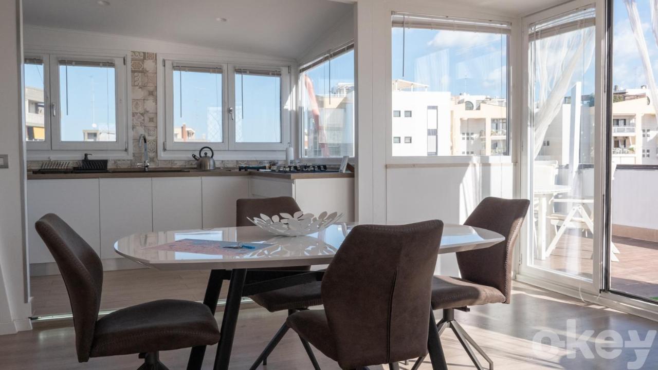Seaview Luxury Penthouse - Fesca